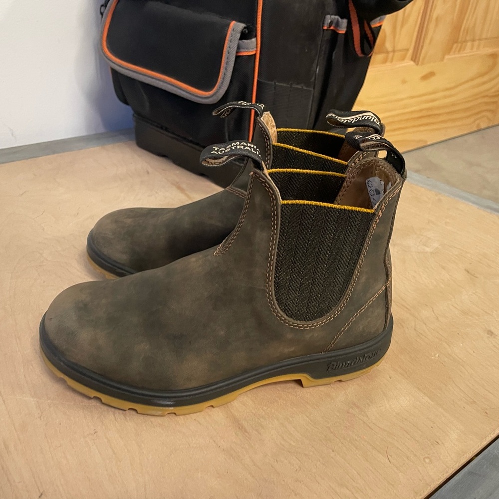 Blundstone Chelsea boots like NEW!!